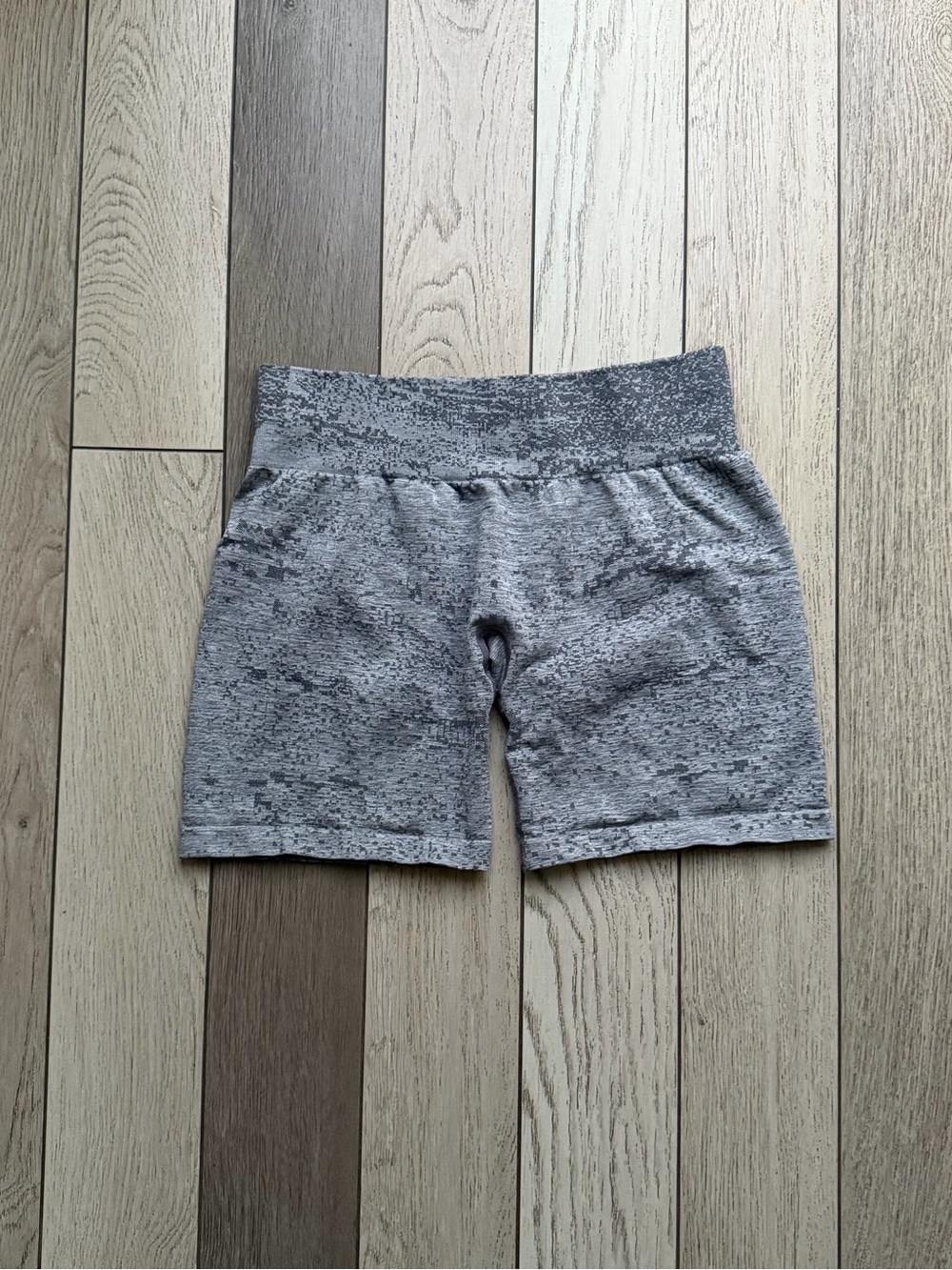 NVGTN Heather Gray Seamless High-Waist Biker Shorts M - Picture 3 of 4